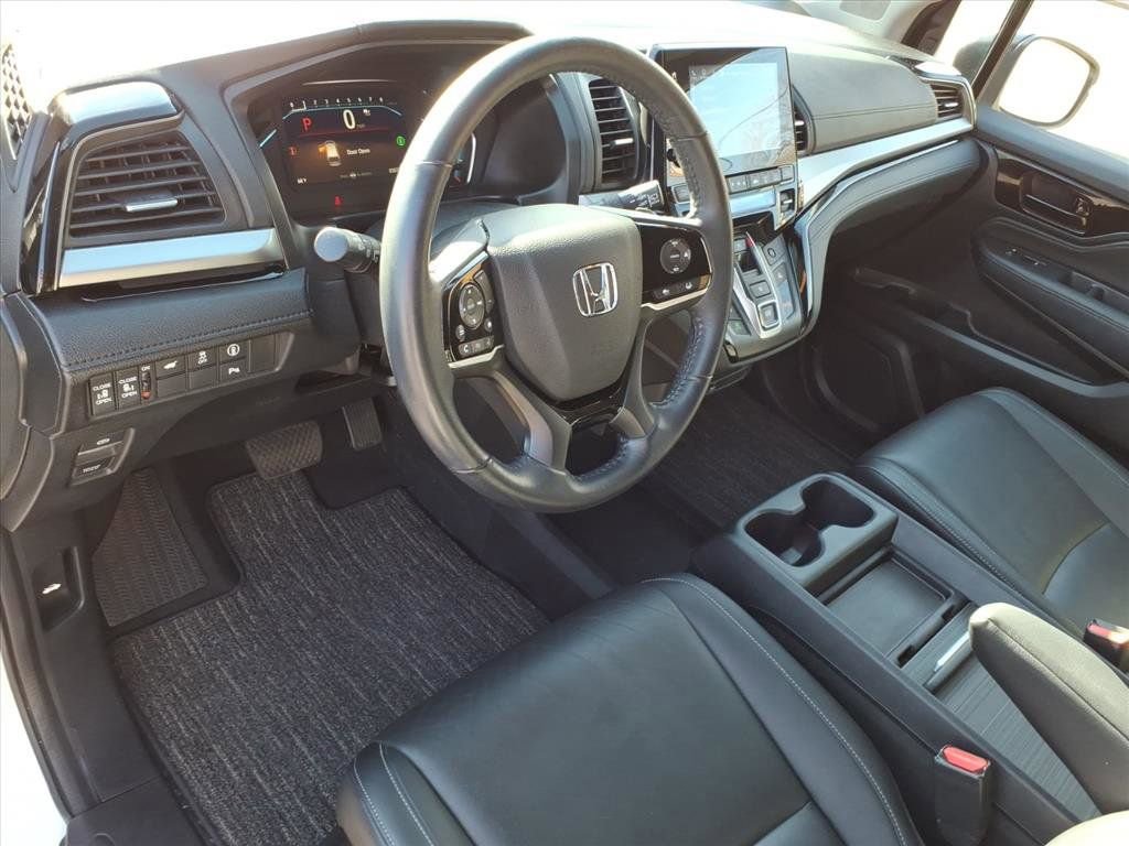 Used 2023 Honda Odyssey Touring image 11