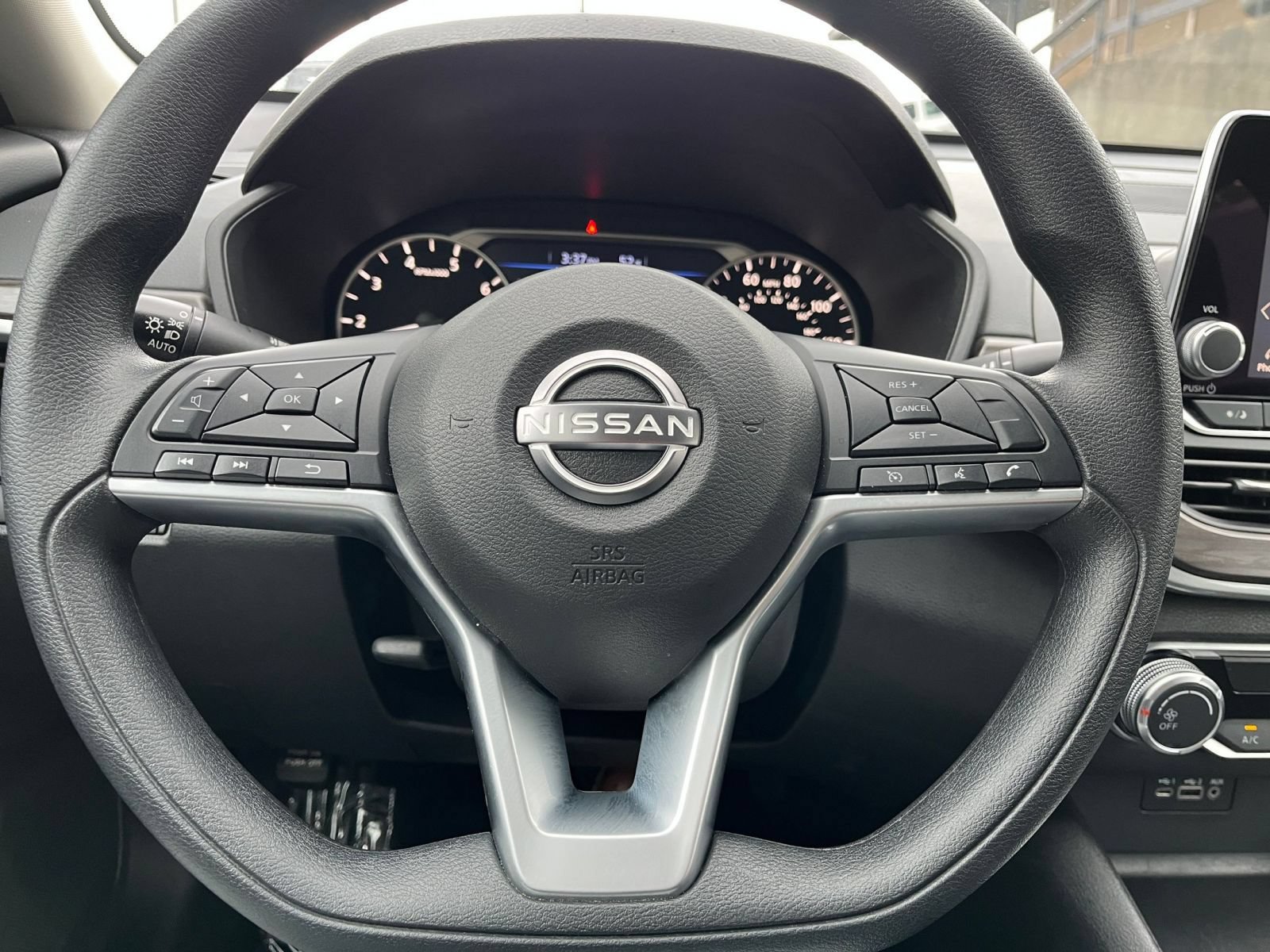 Used 2025 Nissan Altima 2.5 SV FWD image 28