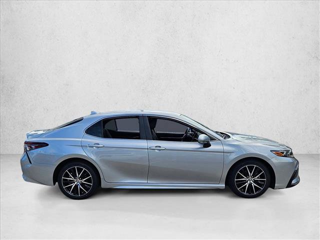 Used 2023 Toyota Camry SE FWD image 4