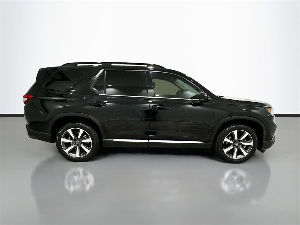 Used 2023 Honda Pilot Touring image 8