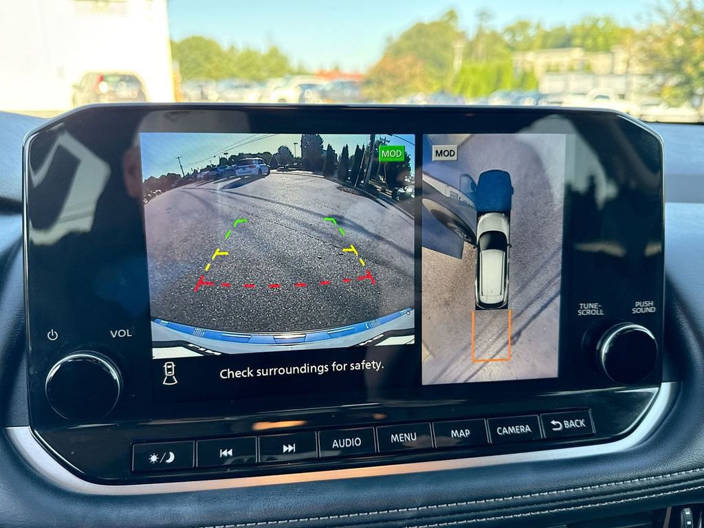 Used 2023 Nissan Rogue SL w/ SL Premium Package image 11