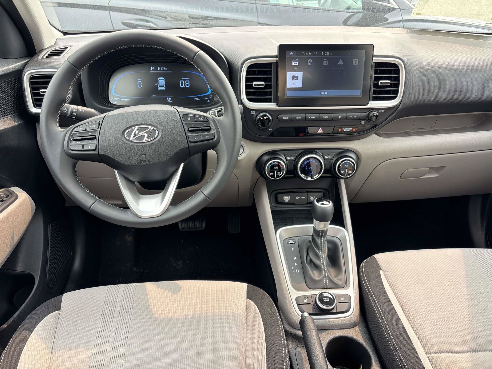 Used 2026 Hyundai Venue SEL FWD image 9