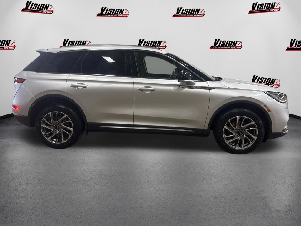 Used 2020 Lincoln Corsair AWD w/ Equipment Group 101A image 4