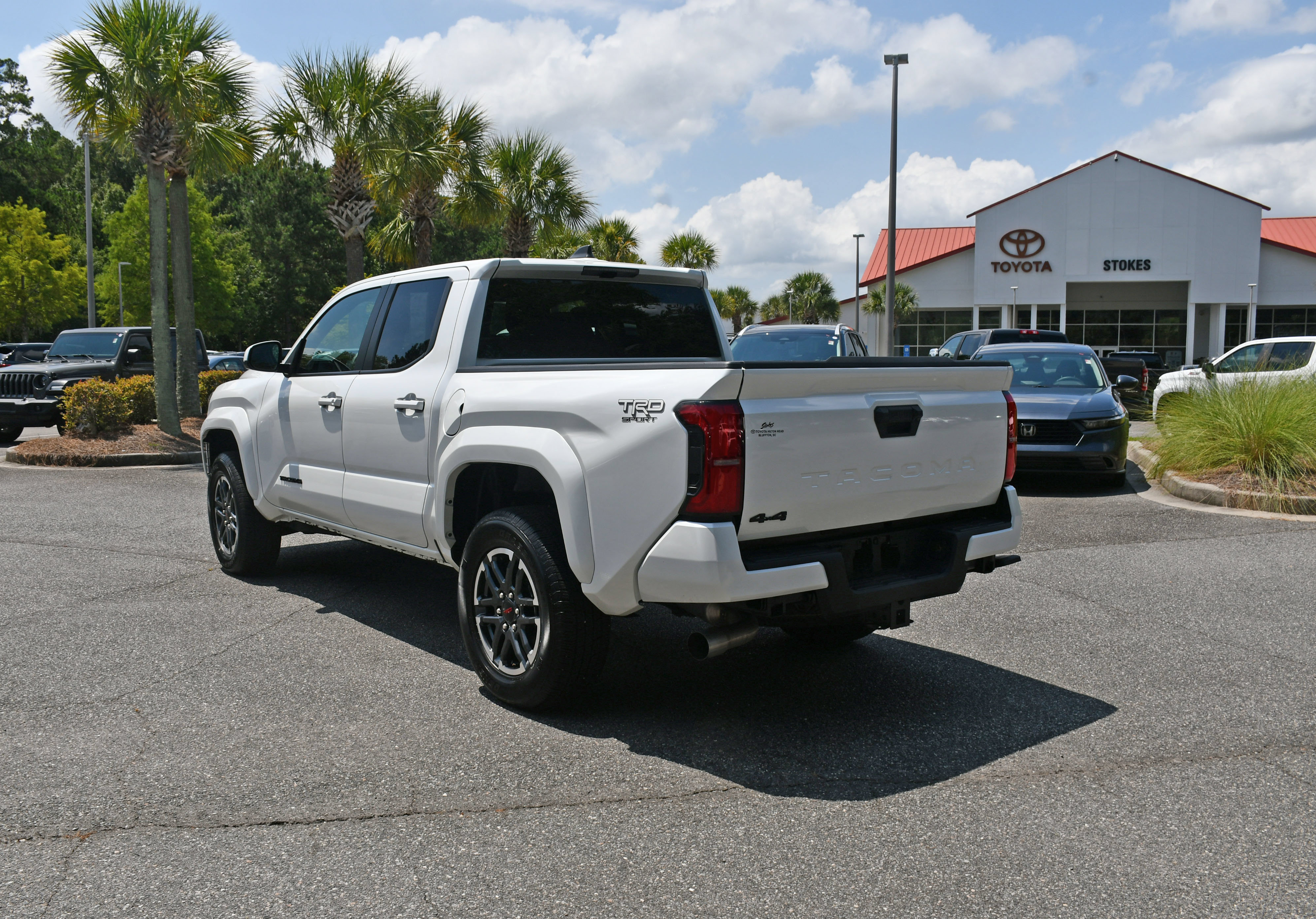 Used 2024 Toyota Tacoma TRD Sport AWD/4WD image 3