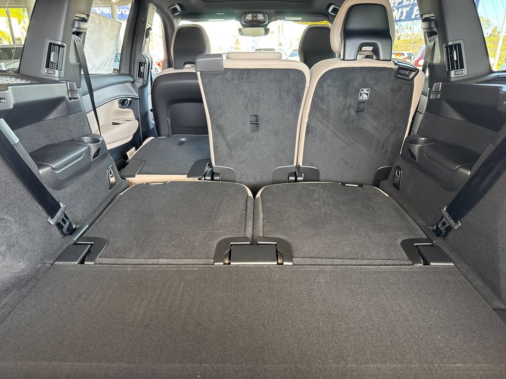 New 2026 Volvo XC90 B6 Plus w/ Protection Package Premier AWD/4WD image 15