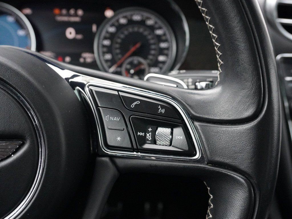 Used 2019 Bentley Bentayga image 46