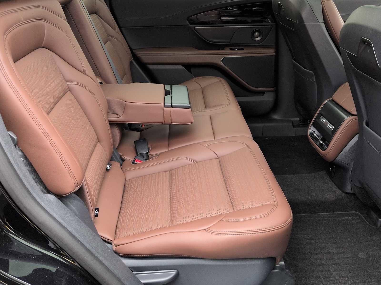 Used 2026 Lincoln Nautilus Reserve w/ Jet Appearance Package AWD/4WD image 22