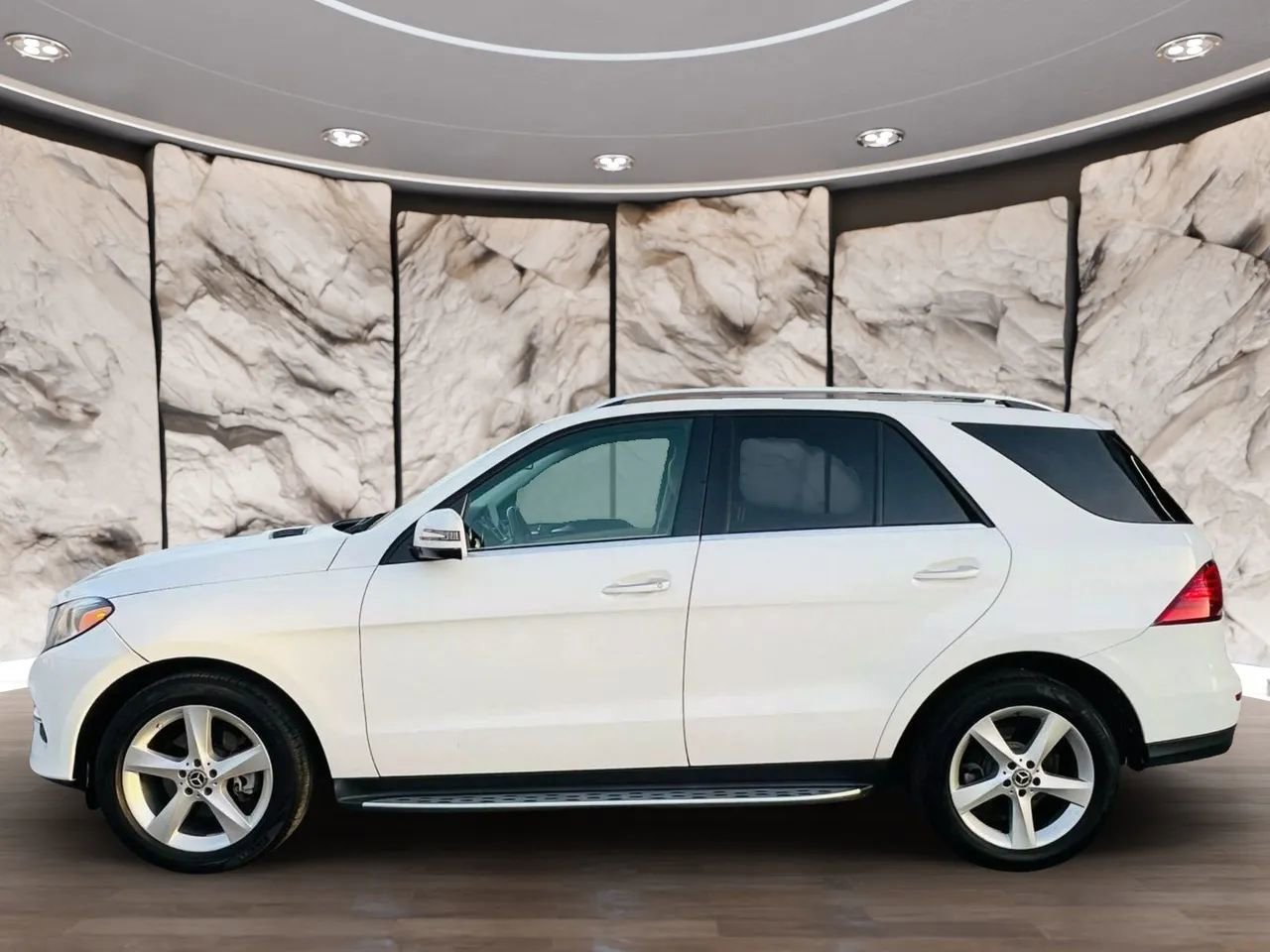 Used 2017 Mercedes-Benz GLE 350 4MATIC w/ Premium 1 Package image 9