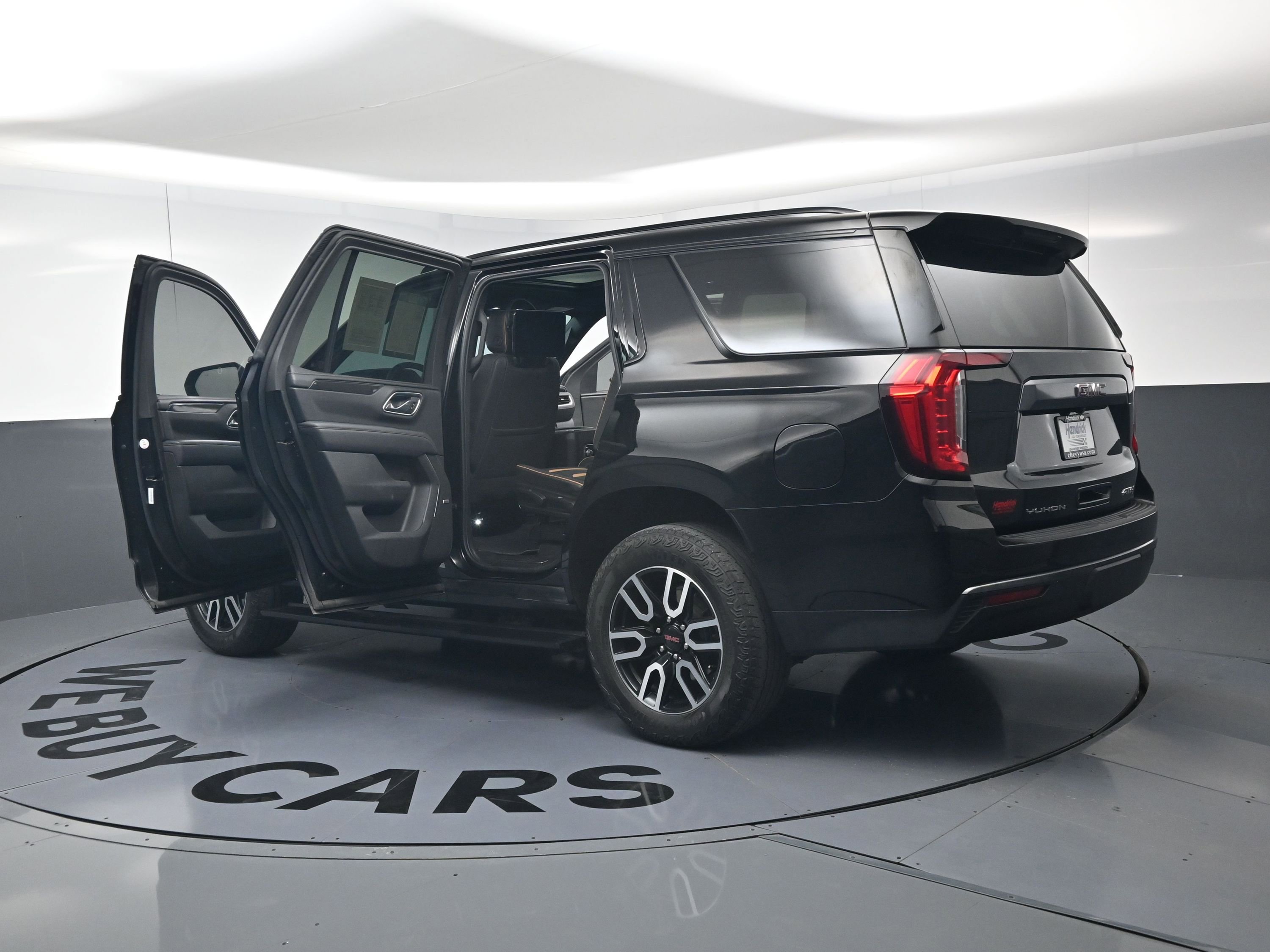 Used 2024 GMC Yukon AT4 w/ Technology Package image 29