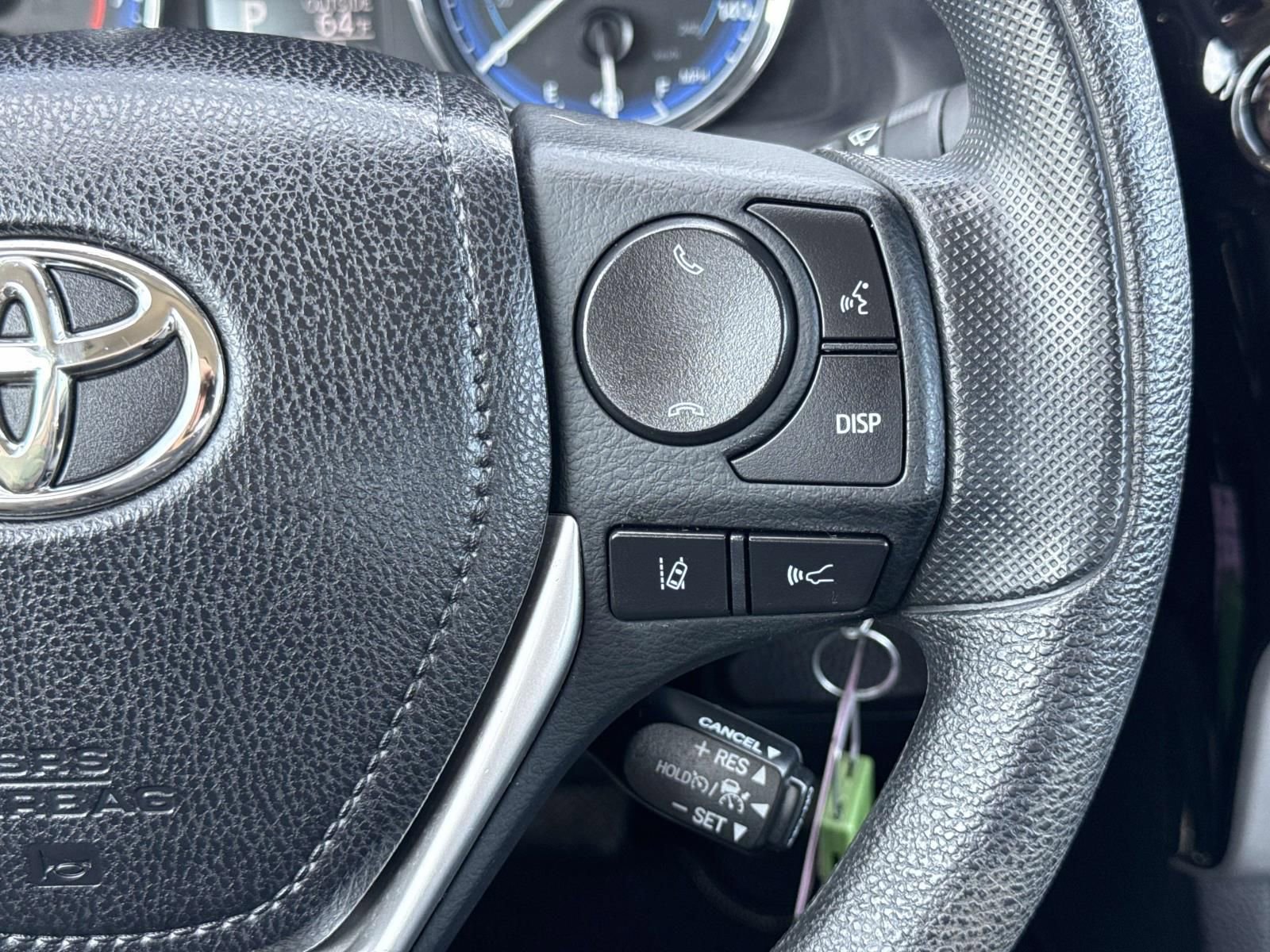 Used 2017 Toyota Corolla LE w/ Carpet Mat Package (TMS) FWD image 13