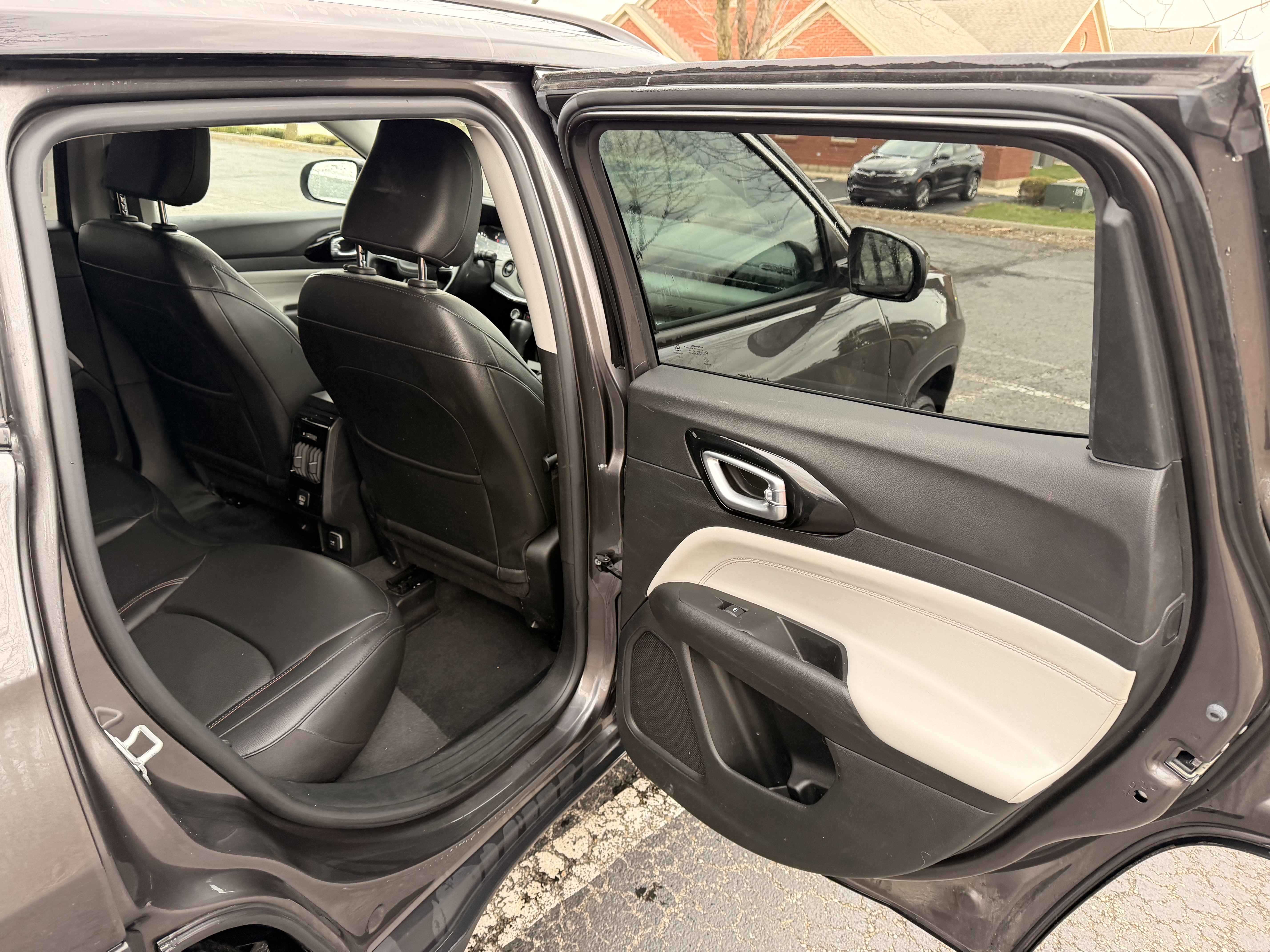 Used 2022 Jeep Compass Limited image 13