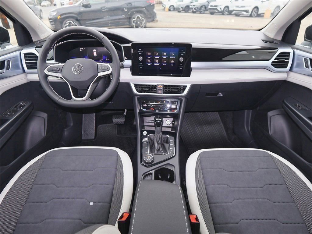 New 2026 Volkswagen Taos SE image 16