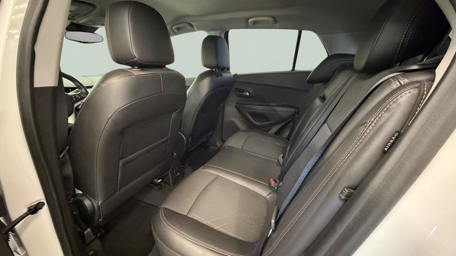 Used 2019 Chevrolet Trax LT w/ LT Convenience Package FWD image 23