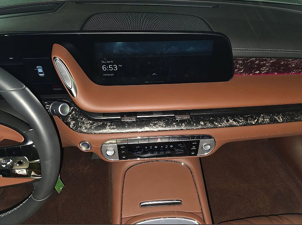 Used 2025 Genesis G90 3.5T image 8