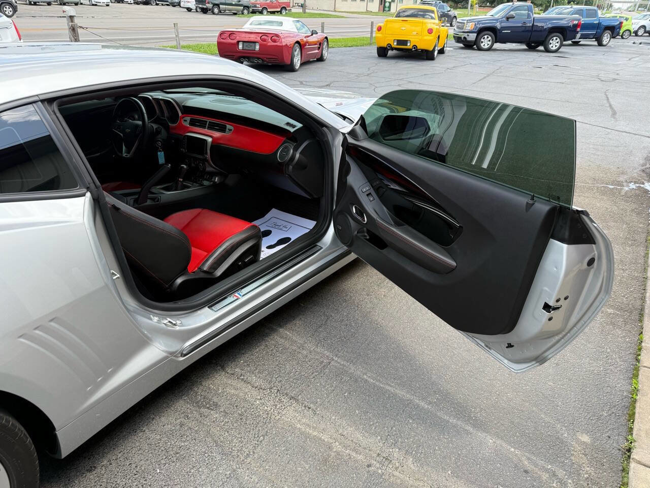 Used 2015 Chevrolet Camaro SS w/ Commemorative Special Edition image 35