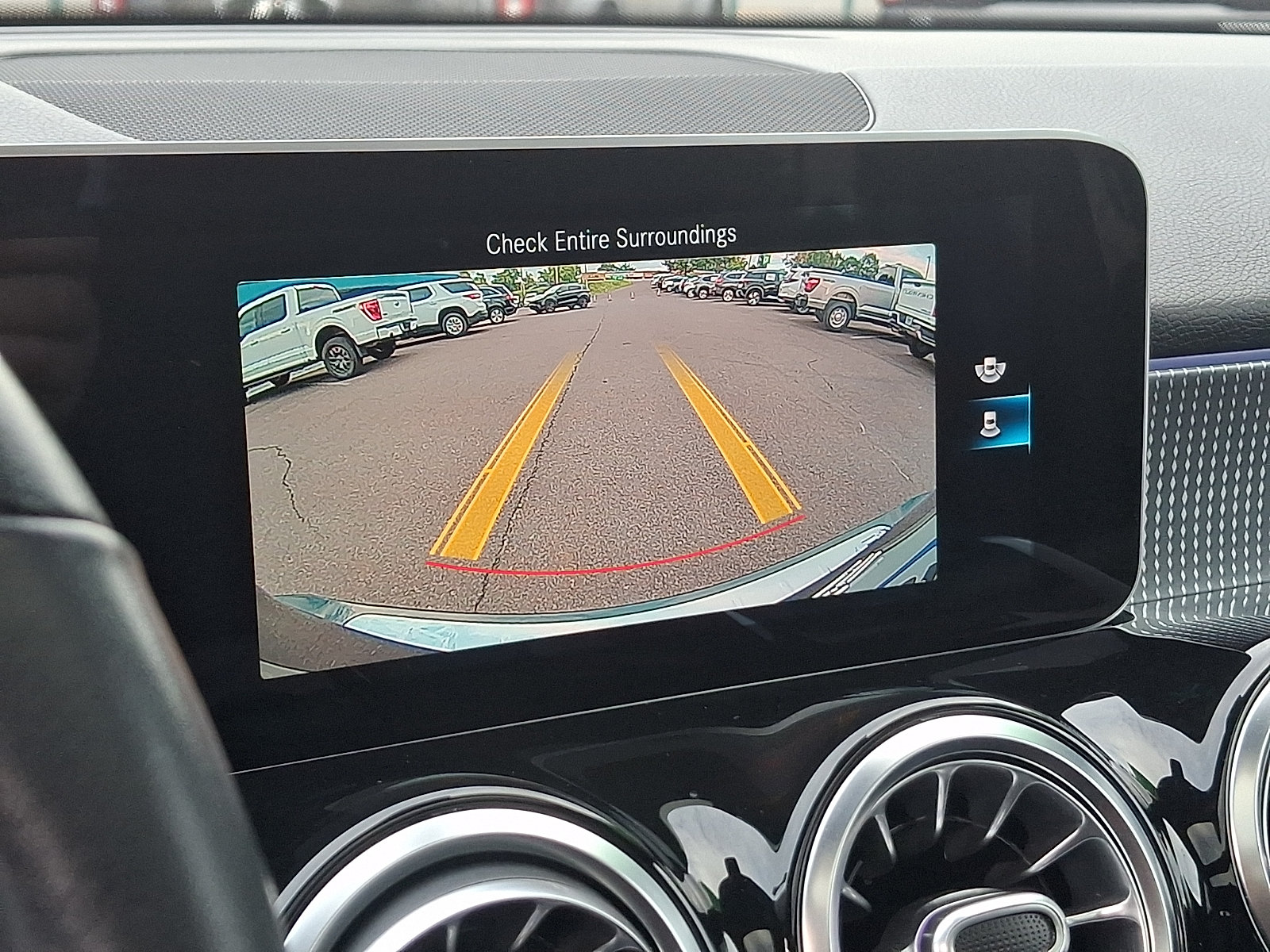 Used 2021 Mercedes-Benz GLB 250 4MATIC image 19
