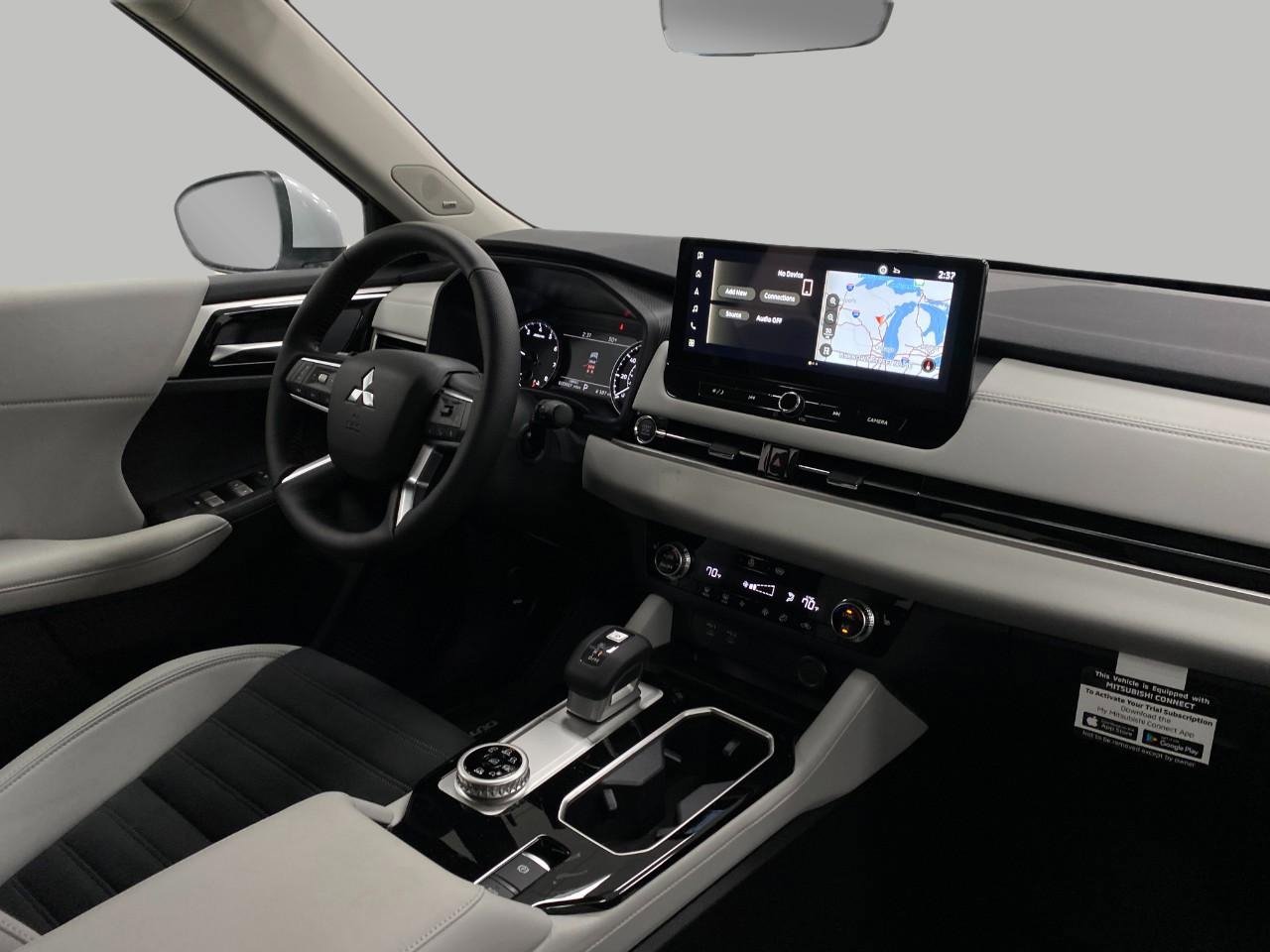 New 2026 Mitsubishi Outlander SE image 19