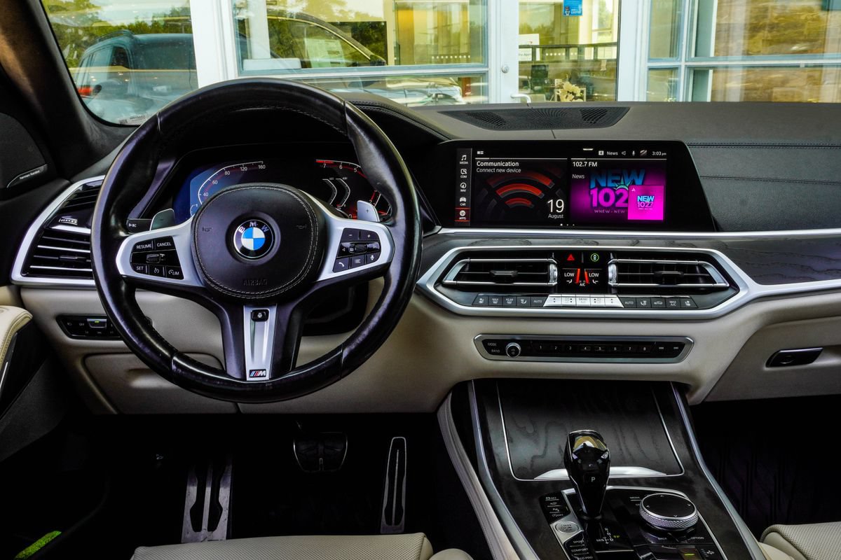 Used 2020 BMW X7 xDrive40i w/ M Sport Package AWD/4WD image 17
