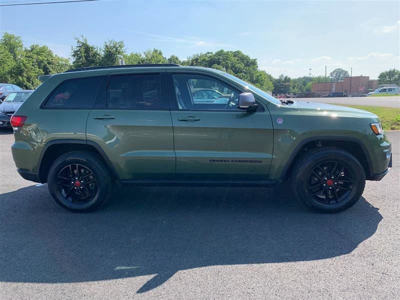 Used 2019 Jeep Grand Cherokee Trailhawk w/ Trailhawk Luxury Group image 3