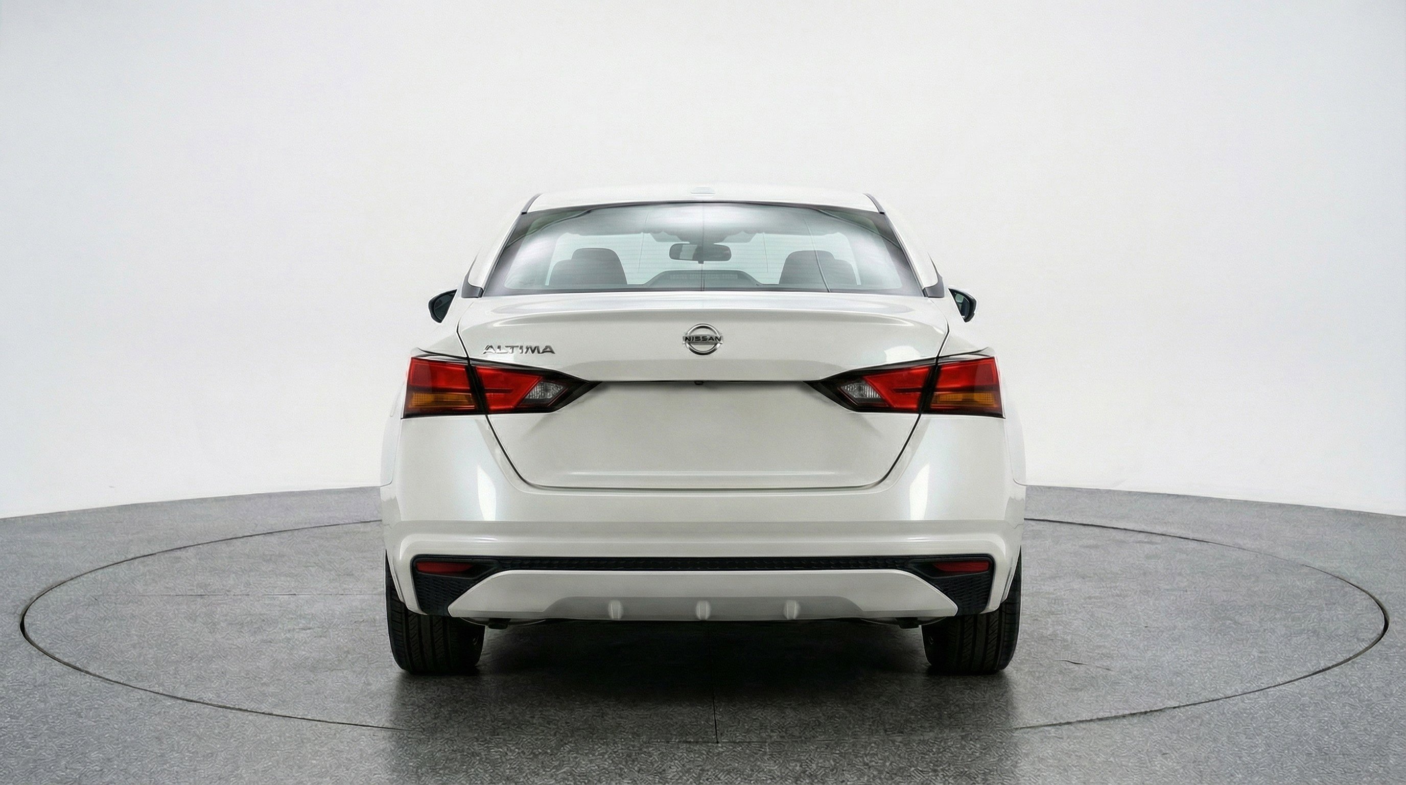Used 2025 Nissan Altima 2.5 SV FWD image 7