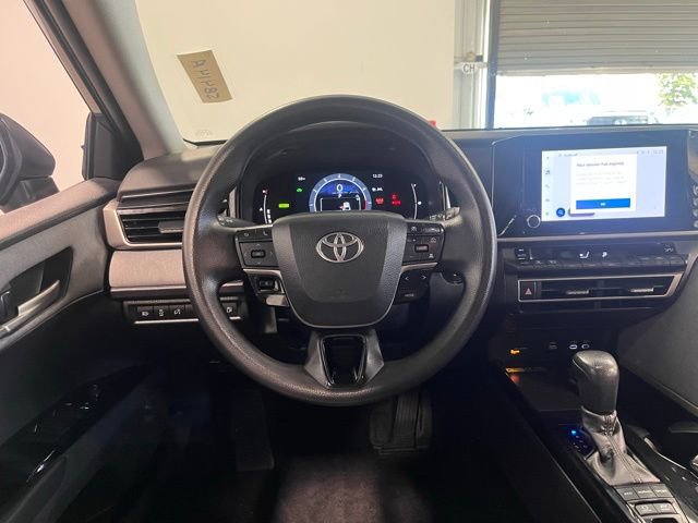 Used 2025 Toyota Camry LE FWD image 21