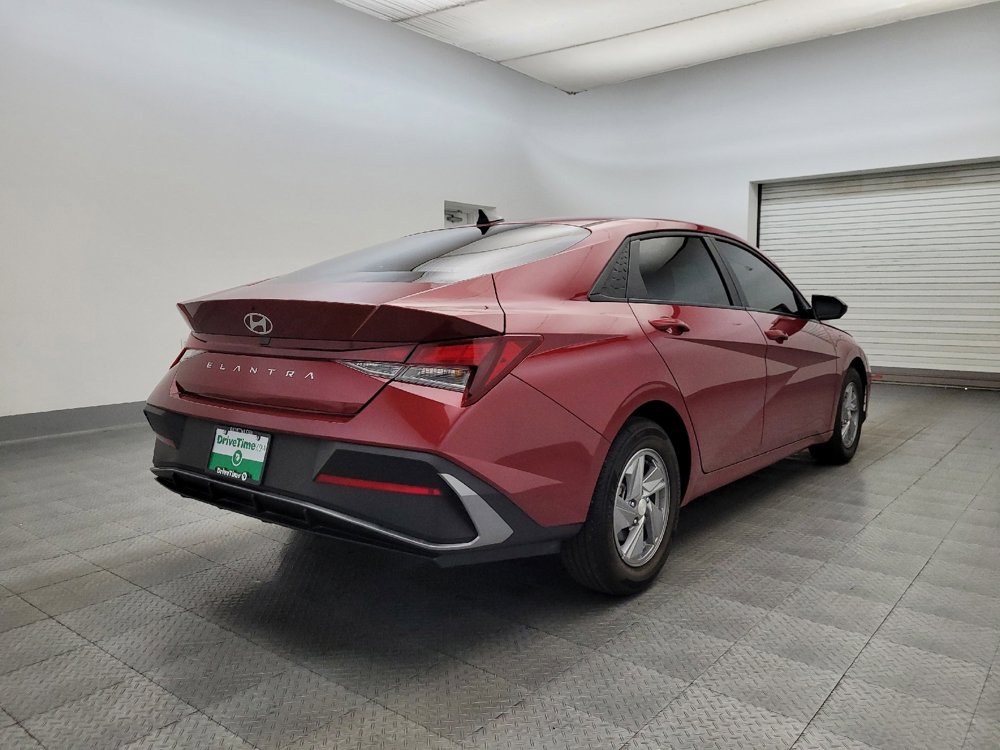 Used 2024 Hyundai Elantra SE image 9