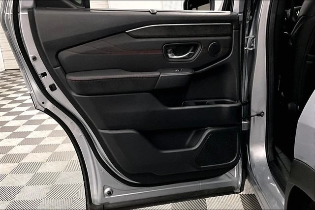 Used 2026 Honda Pilot Black Edition image 23