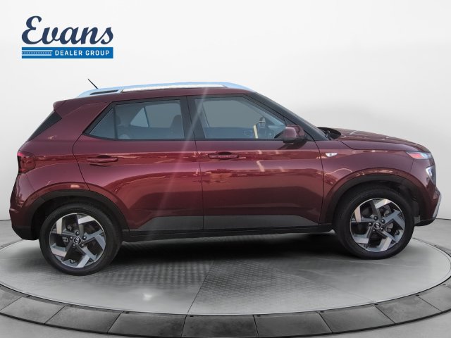 Used 2024 Hyundai Venue SEL FWD image 9