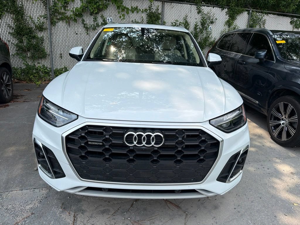 Used 2025 Audi Q5 e Premium Plus AWD/4WD image 2
