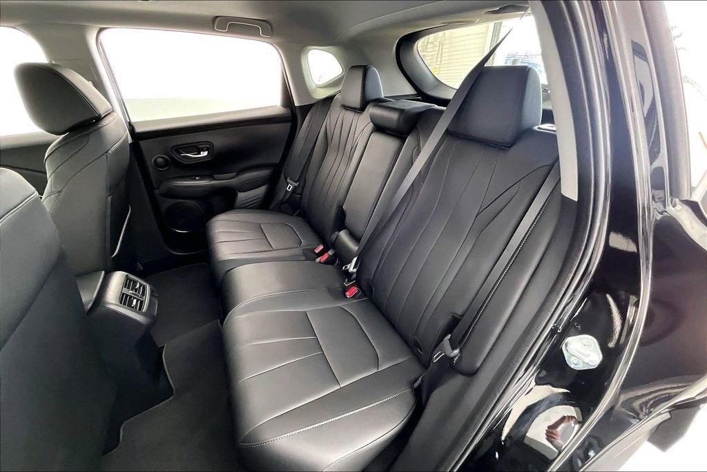 Certified 2025 Acura ADX AWD image 33