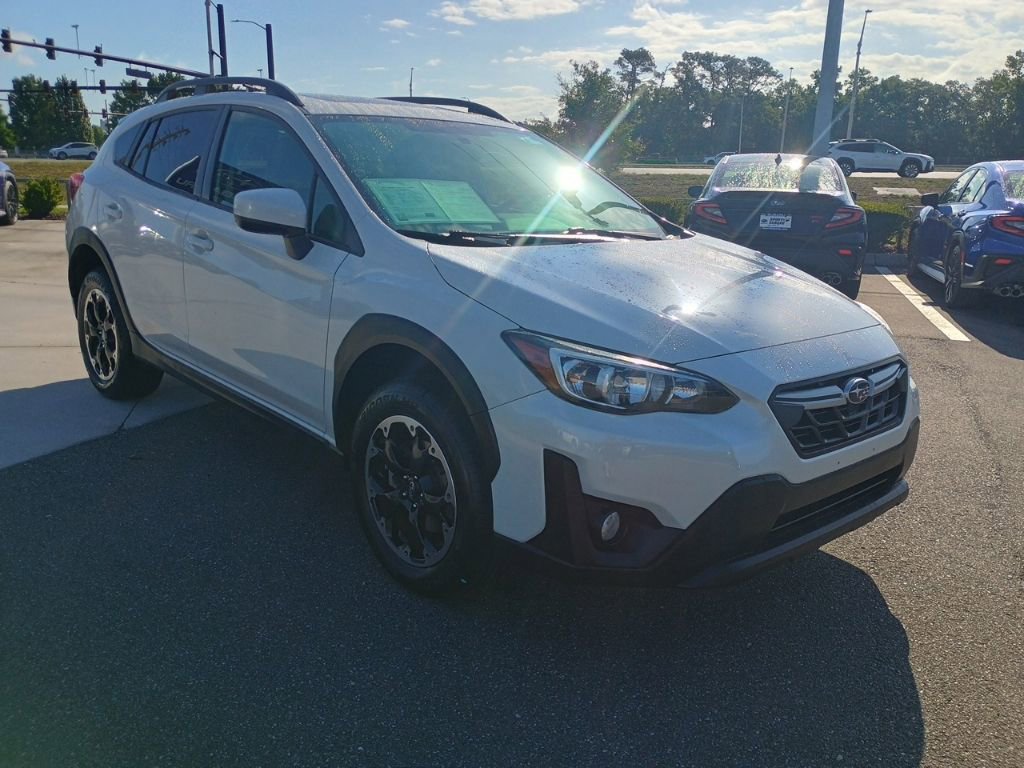 Certified 2021 Subaru Crosstrek 2.0i Premium w/ Moonroof Package AWD/4WD image 4
