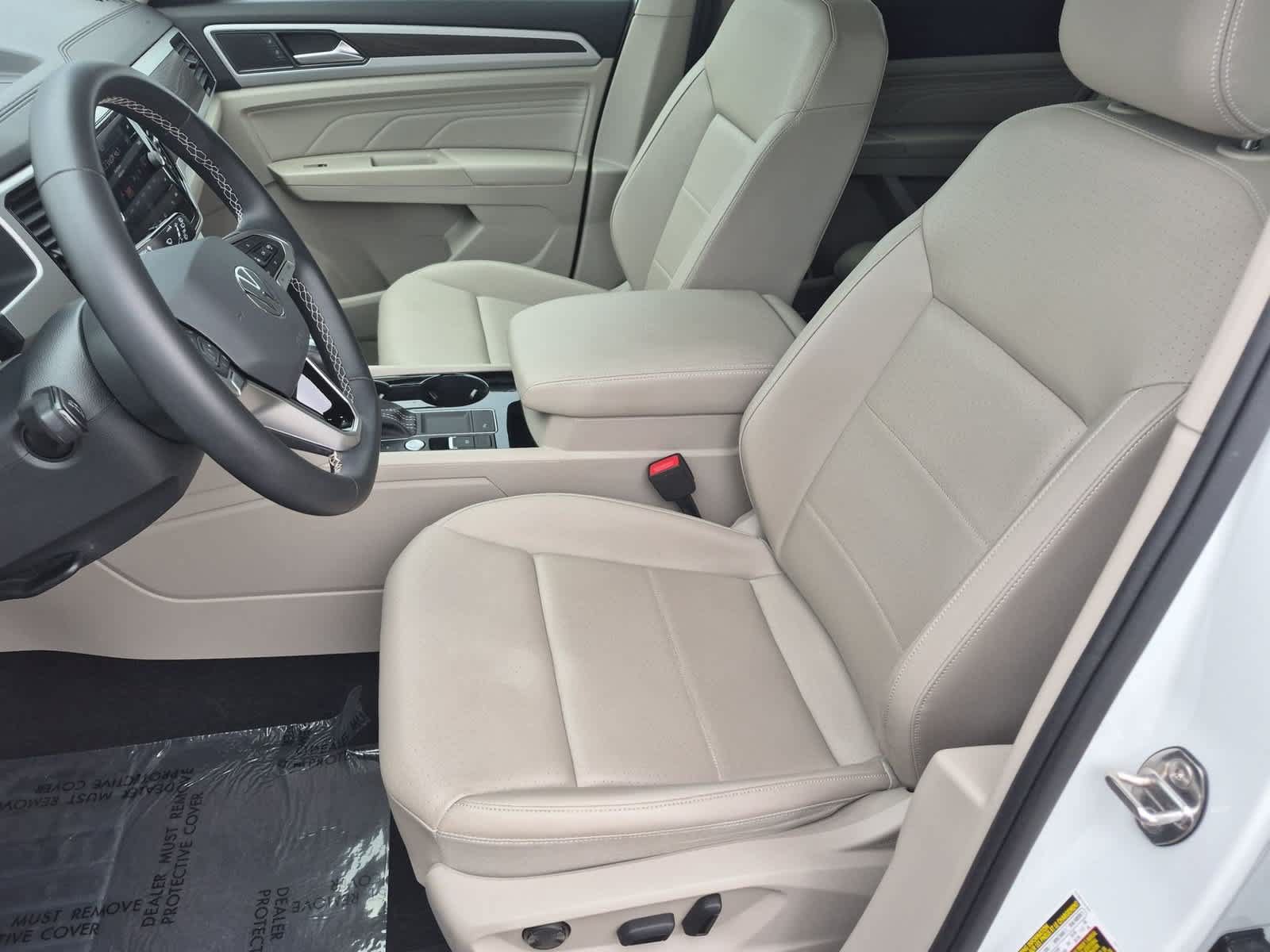Used 2023 Volkswagen Atlas SE w/ Black Wheel Package FWD image 16