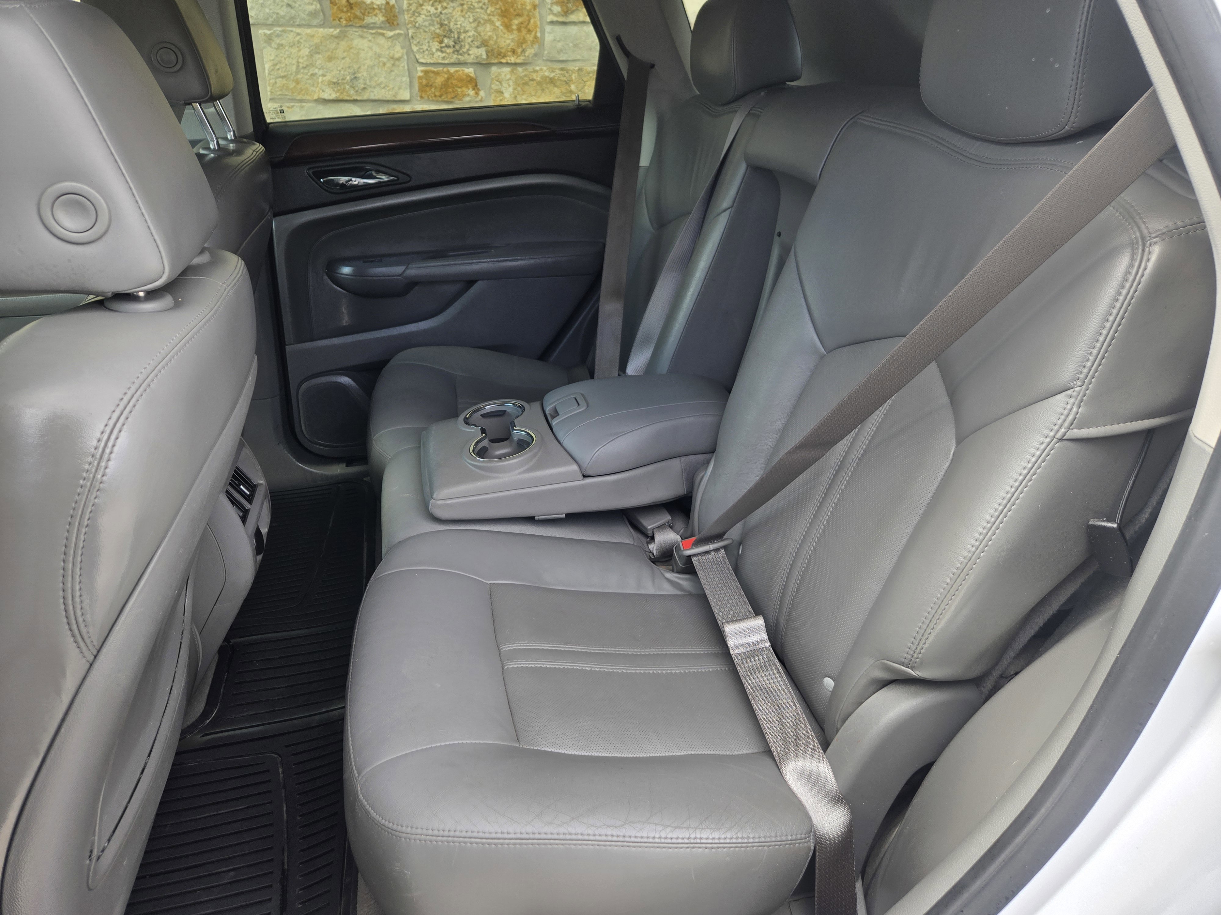 Used 2010 Cadillac SRX Luxury image 7