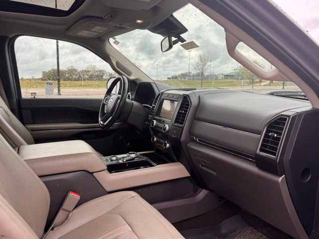 Used 2019 Ford Expedition Limited w/ Equipment Group 302A AWD/4WD image 24