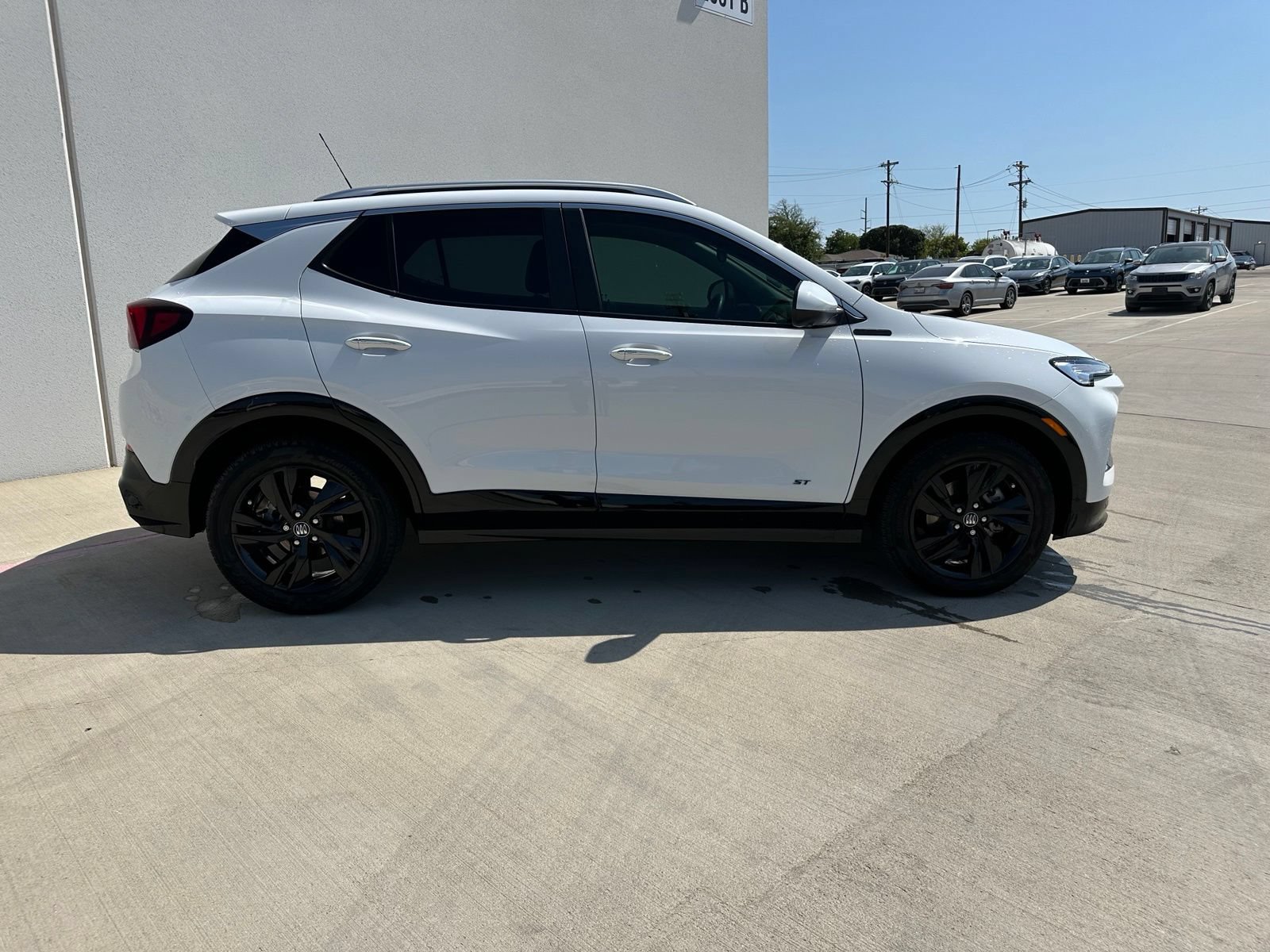 Used 2025 Buick Encore GX Sport Touring w/ Advanced Technology Package FWD image 8