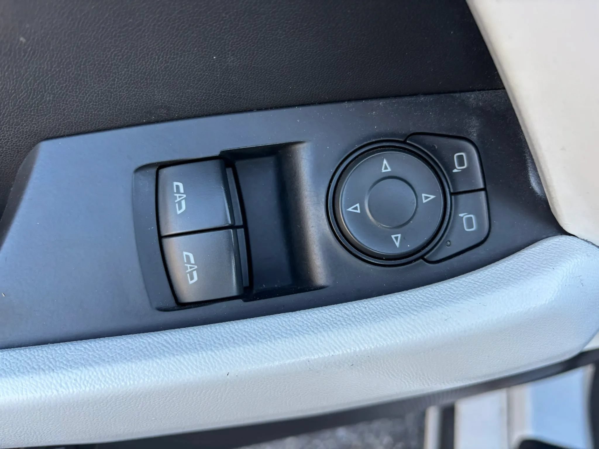 Used 2018 Chevrolet Camaro LT RWD image 17