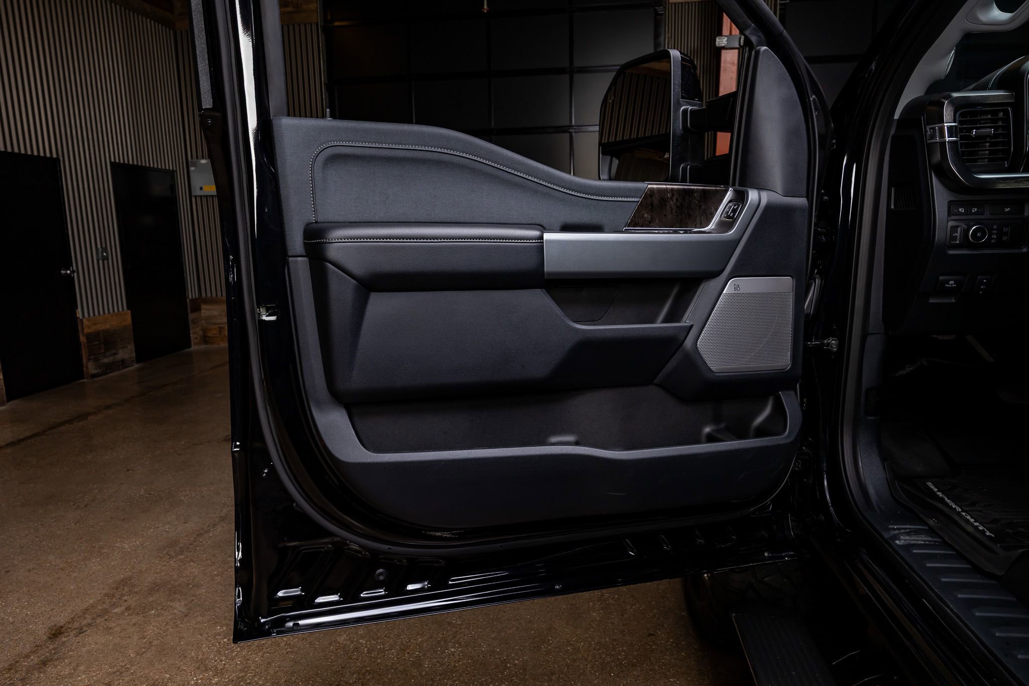 Used 2024 Ford F350 Lariat w/ Lariat Ultimate Package image 36