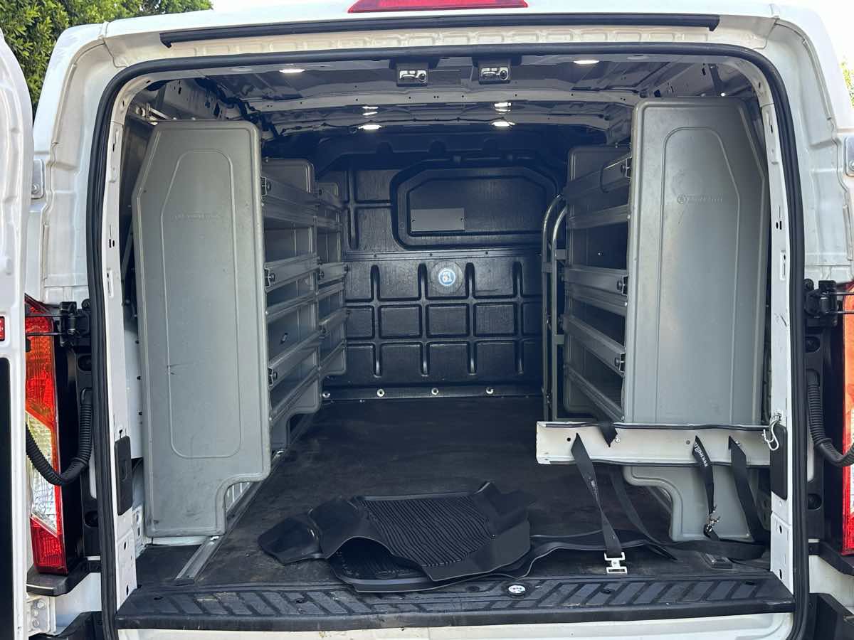 Used 2019 Ford Transit 250 130 Low Roof RWD image 17