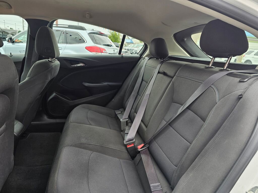 Used 2017 Chevrolet Cruze LT w/ Convenience Package image 21