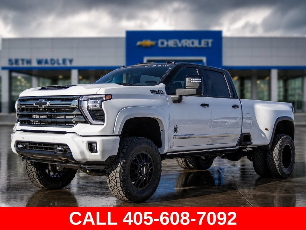 Used 2025 Chevrolet Silverado 3500 High Country w/ High Country Premium Package AWD/4WD image 3
