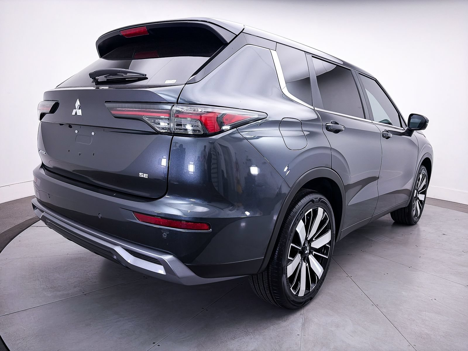 Used 2026 Mitsubishi Outlander SE FWD image 15