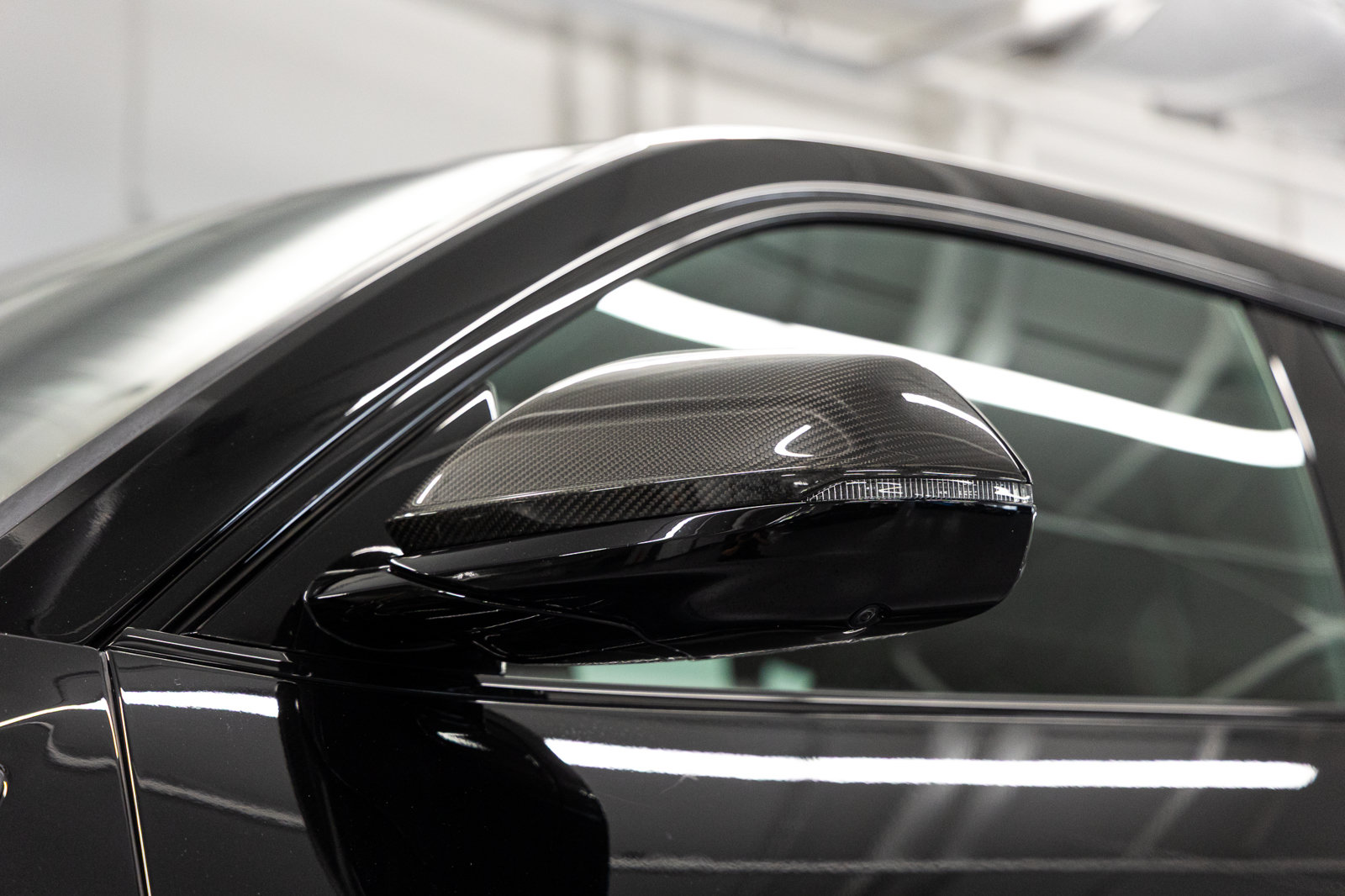Used 2024 Lamborghini Urus Performante AWD/4WD image 25