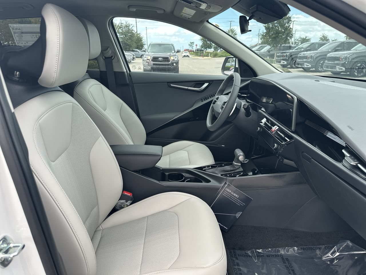 New 2026 Kia Niro EX FWD image 12