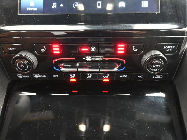 Used 2023 Jeep Grand Cherokee L Laredo image 16