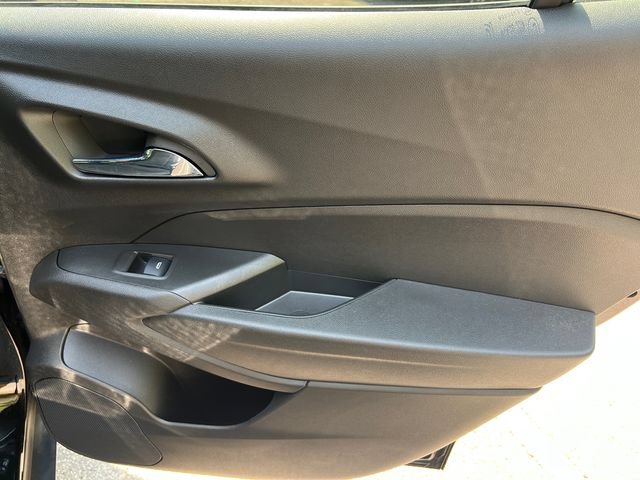 Used 2025 Chevrolet Trax RS w/ Driver Confidence Package FWD image 18