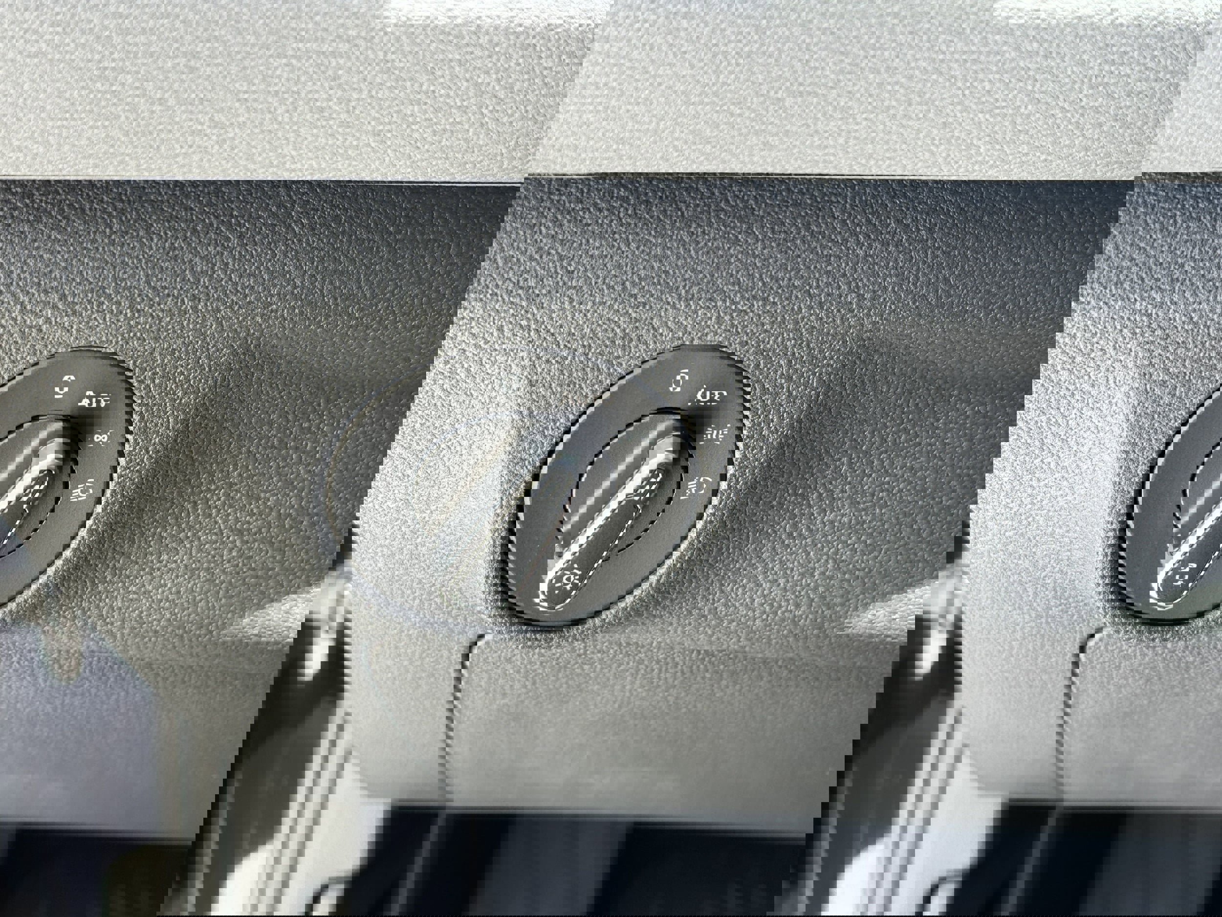 New 2025 Volkswagen Jetta SEL image 27