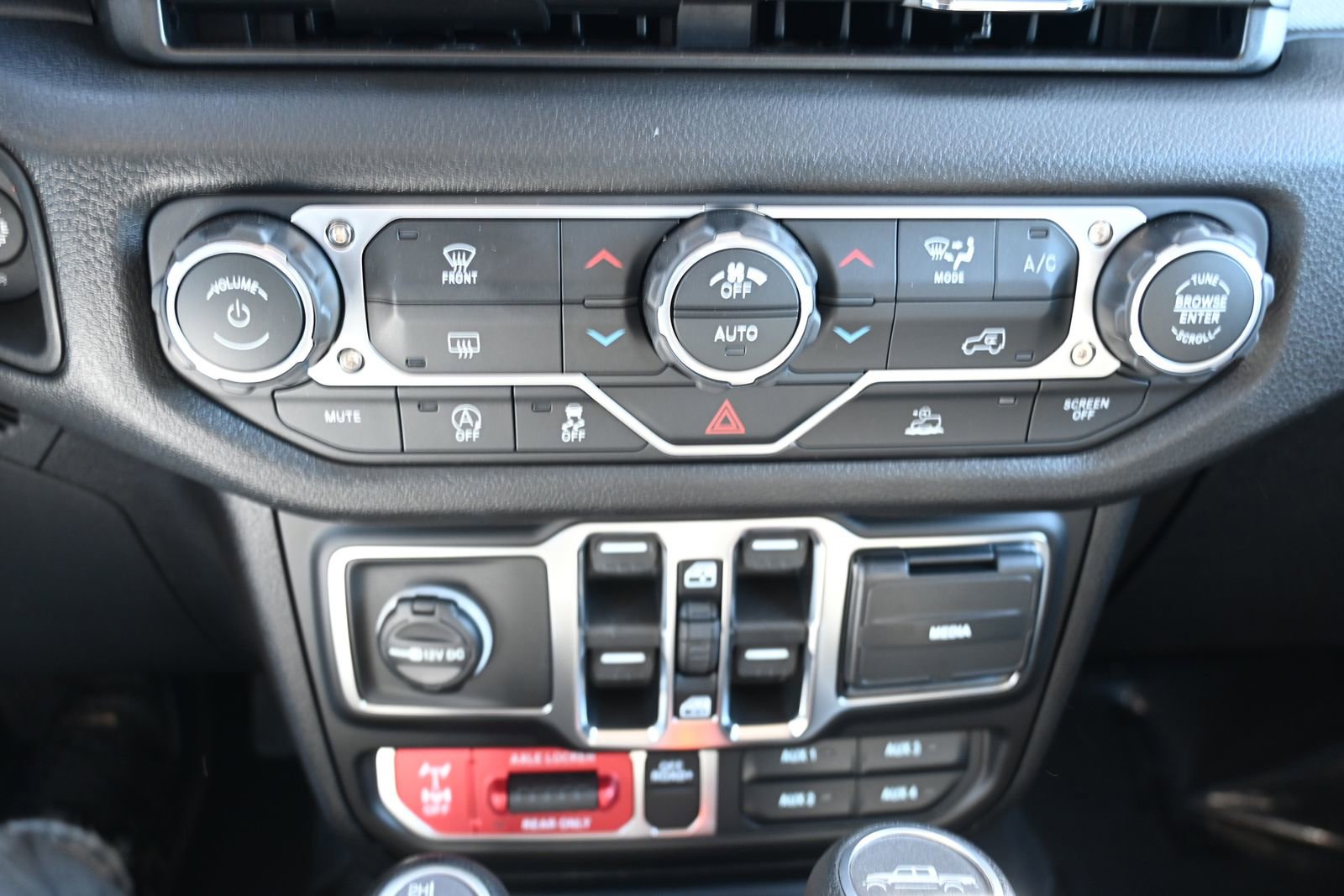 New 2026 Jeep Gladiator Willys image 14