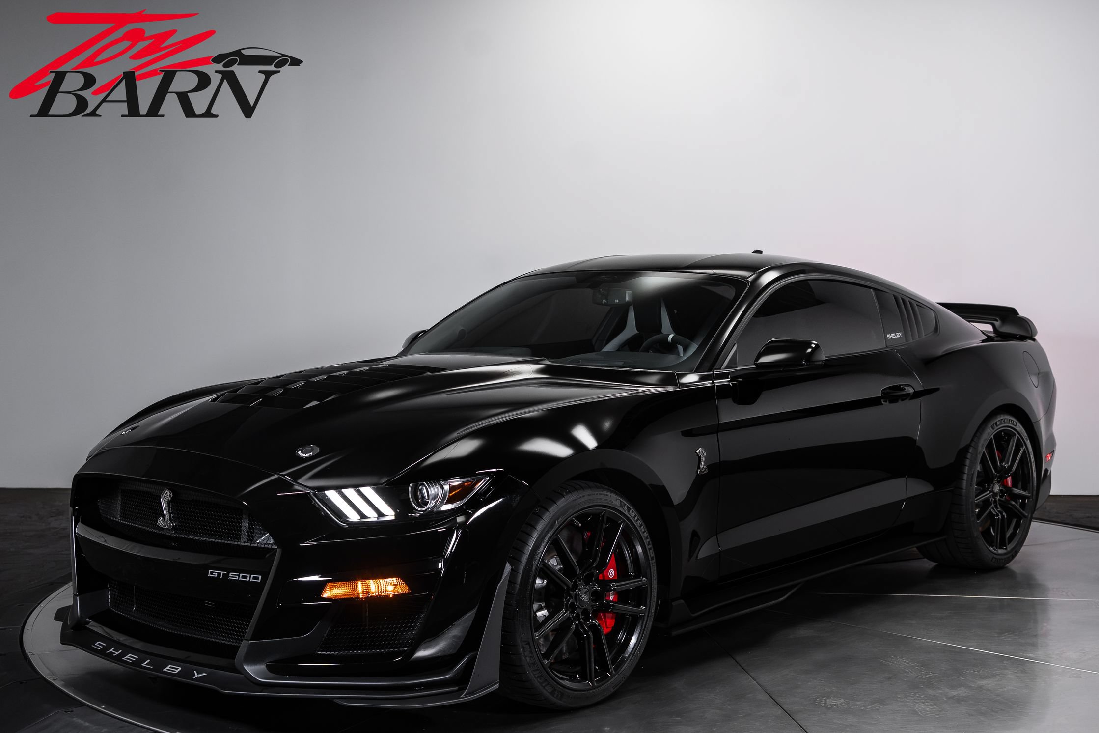 Used 2021 Ford Mustang Shelby GT500 w/ Technology Package RWD image 1