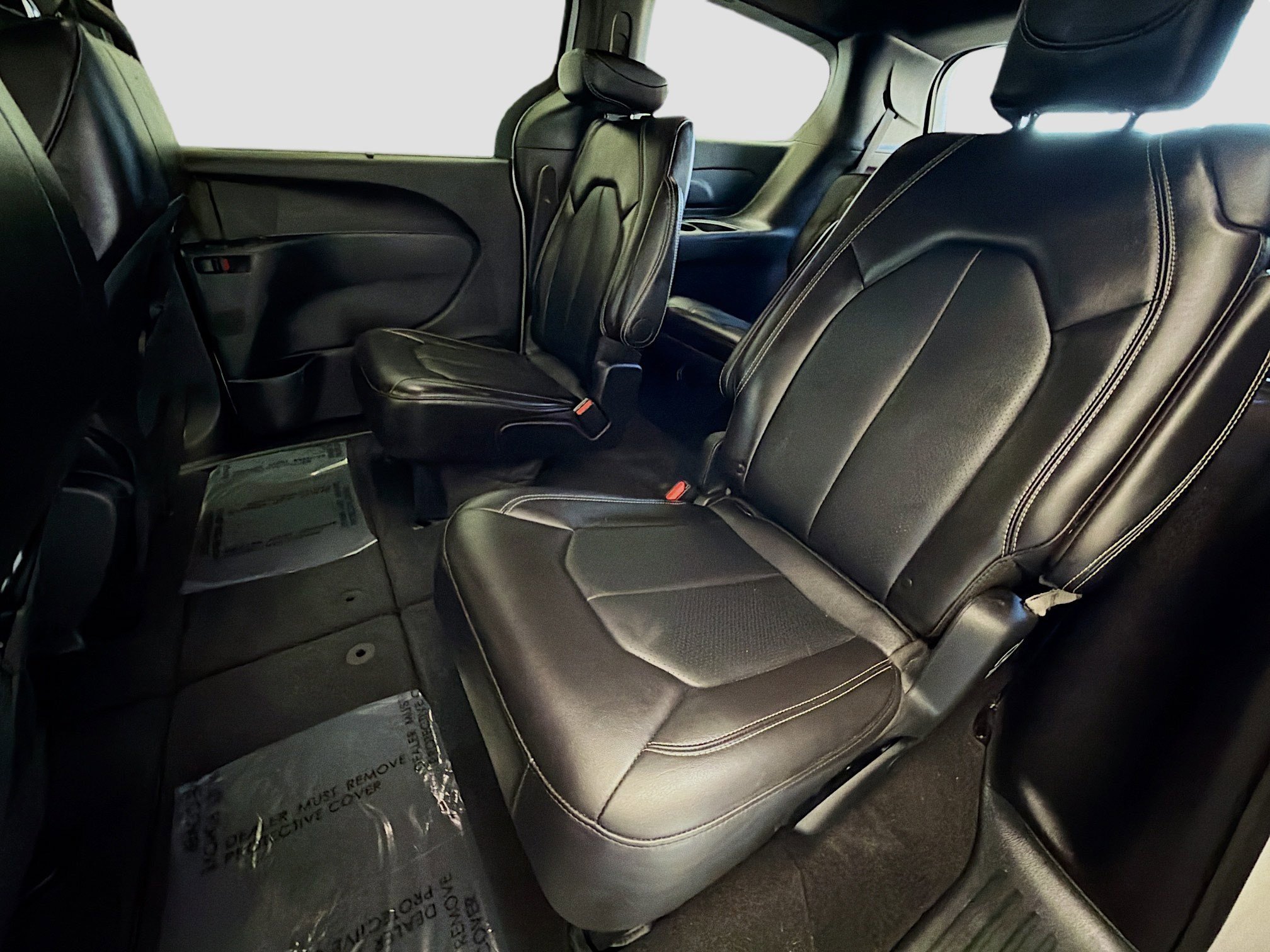 Used 2025 Chrysler Pacifica Select FWD image 18