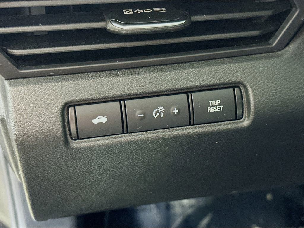 Used 2024 Nissan Altima 2.5 SV FWD image 21